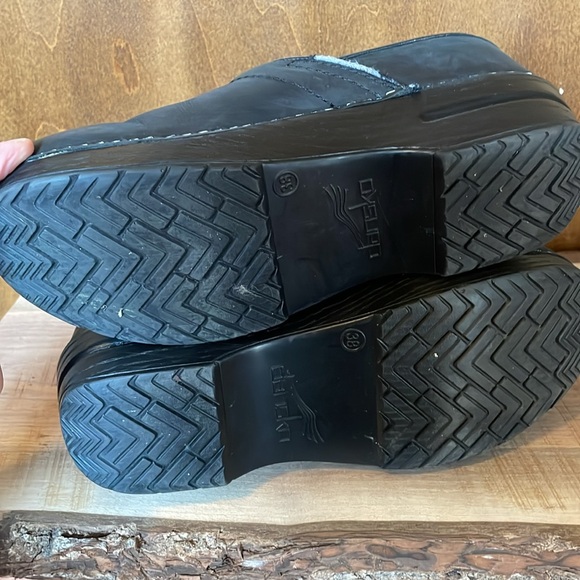 Dansko black clog. - Picture 8 of 8